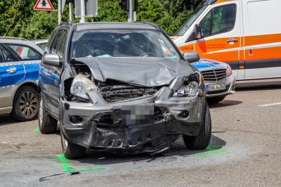 Filderstadt Bonlanden: Schwerer Unfall auf Kreuzung